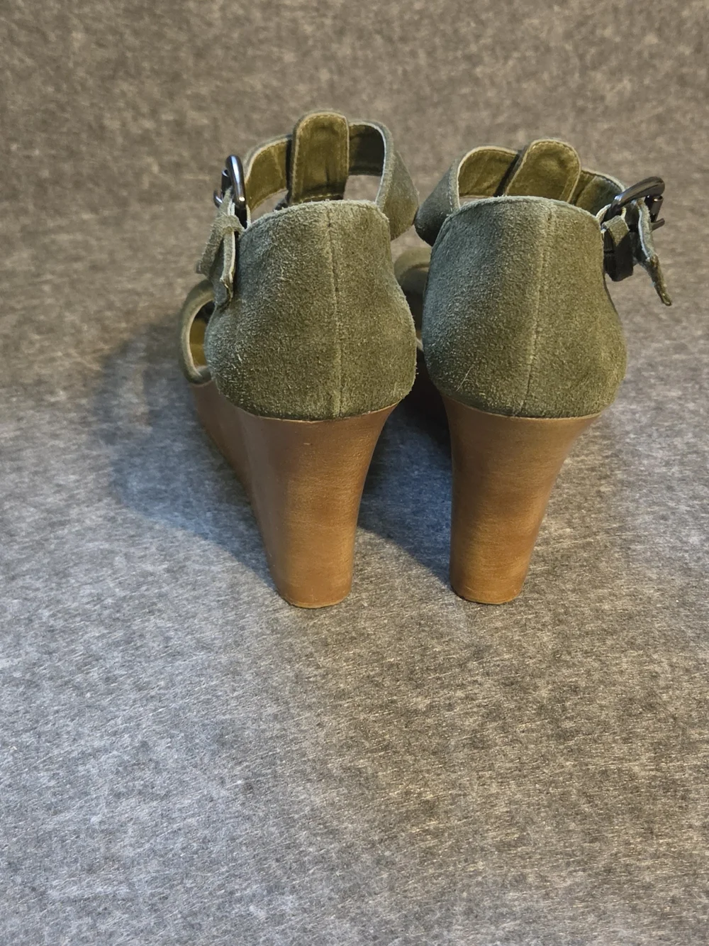 Steve Madden Olive Green Suede Fringe Wedge Sandals
